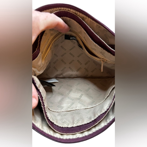 ROOTS Crossbody Nylon Bag NWOT - Picture 6 of 9